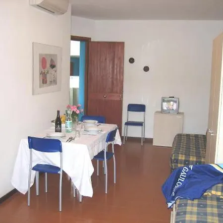 Condominio Simma Giallo E Azzurro * Бибионе