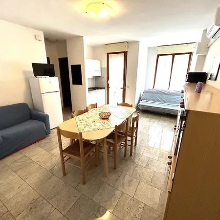 Condominio Simma Giallo E Azzurro Апартаменты Бибионе