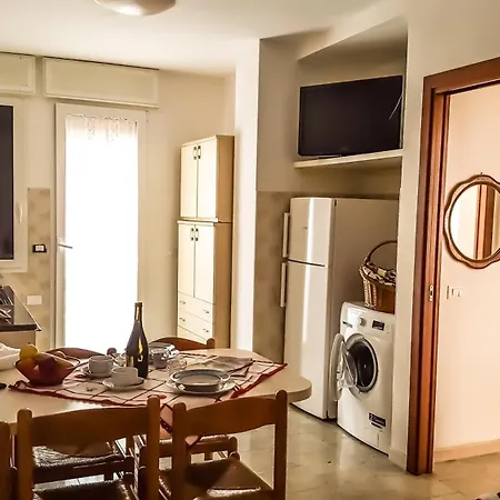 Condominio Simma Giallo E Azzurro * Бибионе