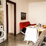 Condominio Simma Giallo E Azzurro بيبيوني