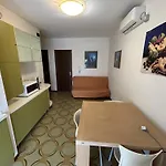 Condominio Simma Giallo E Azzurro