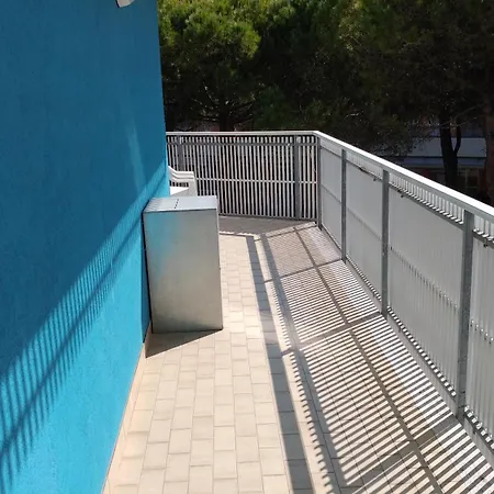 Condominio Simma Giallo E Azzurro