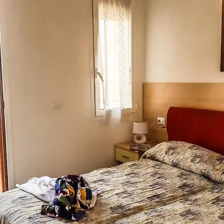 Condominio Simma Giallo E Azzurro דירה ביביונה