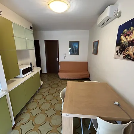 Condominio Simma Giallo E Azzurro
